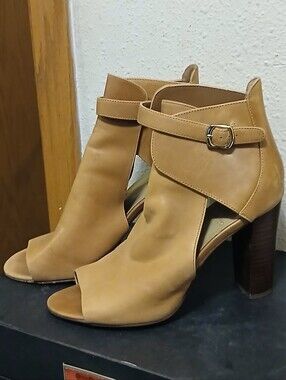 Vince Camuto Tan Cutout Peep Toe Block Heel Booties Size 10M / 40